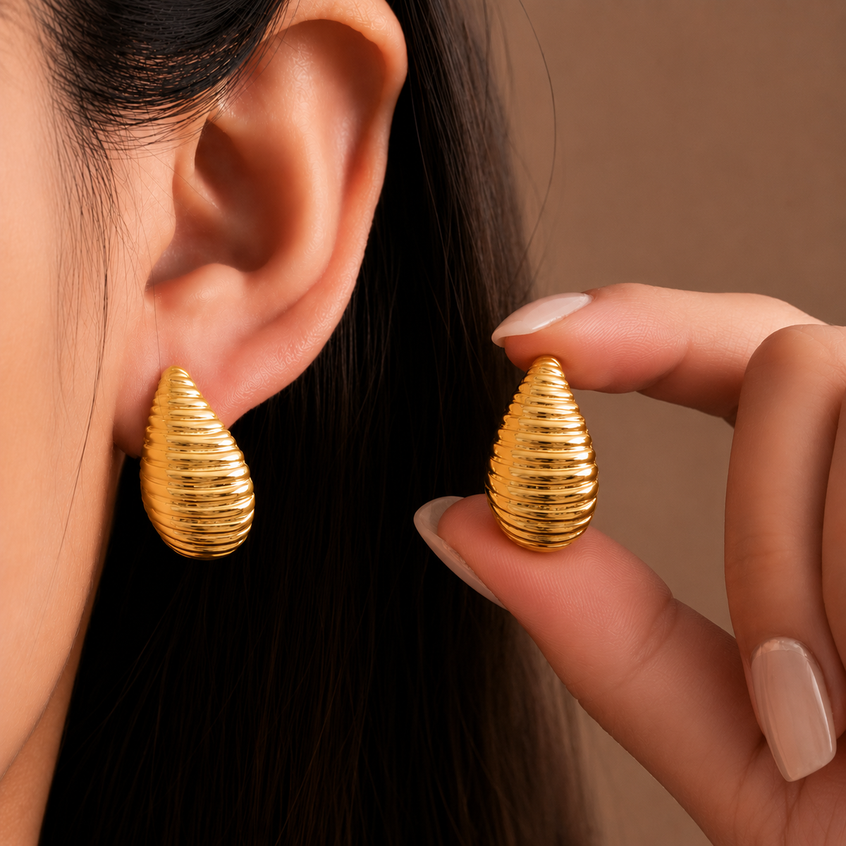 Ribbed Teardrop Stud Earrings